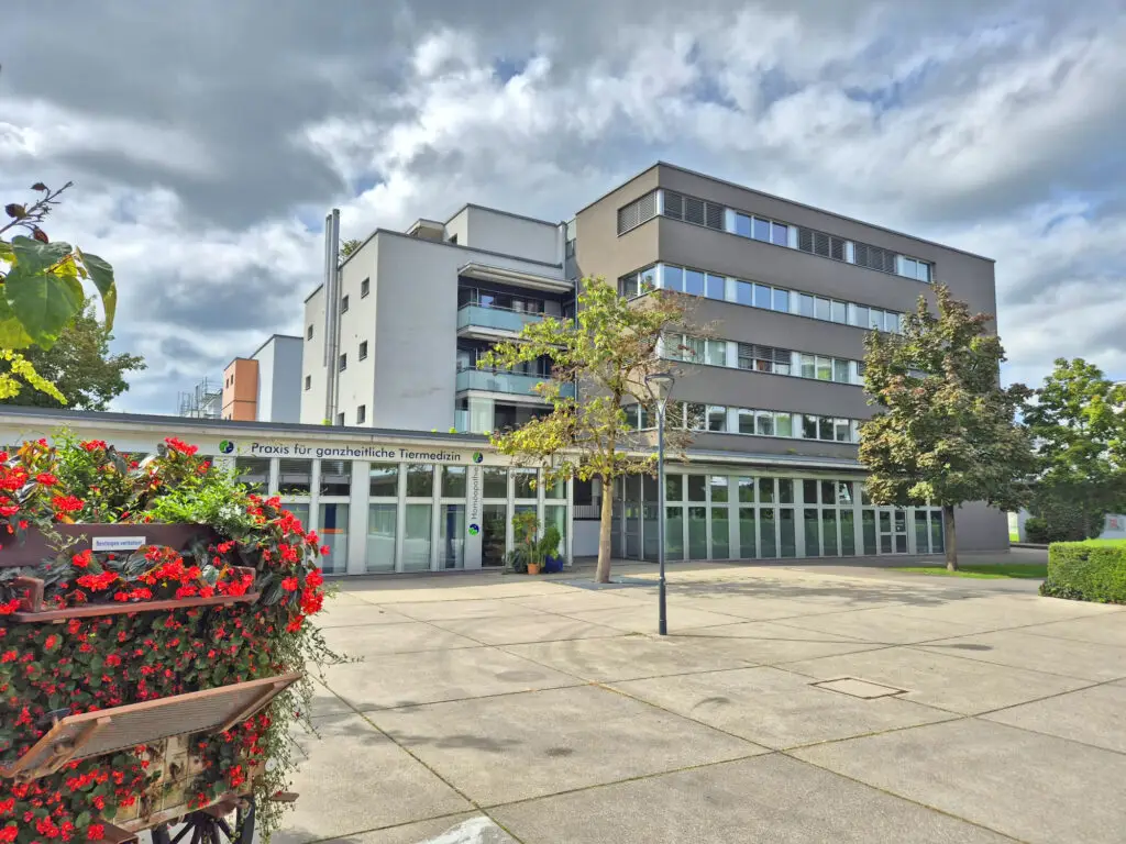 Bürogebäude an der Bahnmatt 27 beim Bahnhof Baar